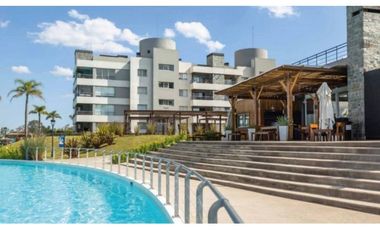 Lote en venta en  Lagoon Pilar. Con platea y proyecto aprobado.