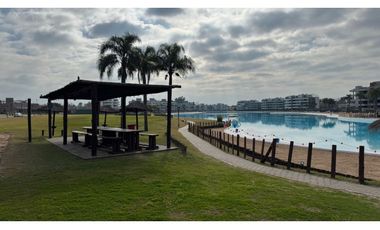 Lote en venta en  Lagoon Pilar. Con platea y proyecto aprobado.