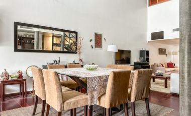 Exclusiva casa en venta de 8 ambientes con piscina y jardin en Florida