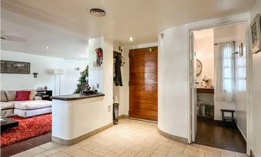 Exclusiva casa en venta de 8 ambientes con piscina y jardin en Florida