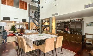 Exclusiva casa en venta de 8 ambientes con piscina y jardin en Florida