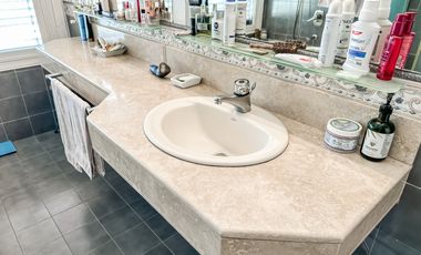 Exclusiva casa en venta de 8 ambientes con piscina y jardin en Florida