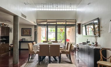 Exclusiva casa en venta de 8 ambientes con piscina y jardin en Florida