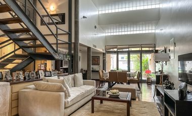 Exclusiva casa en venta de 8 ambientes con piscina y jardin en Florida