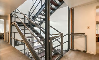 Exclusiva casa en venta de 8 ambientes con piscina y jardin en Florida