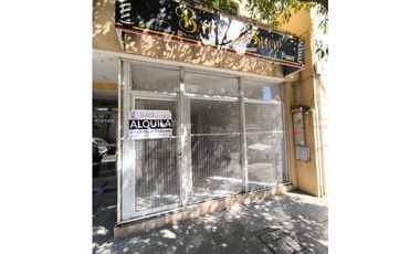 Local Comercial a metros de Av. Colón