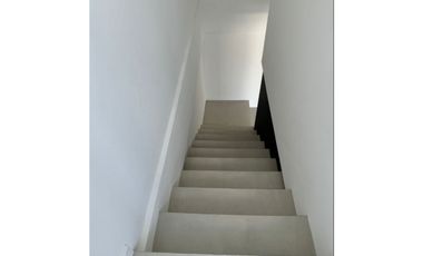 Depto. TRIPLEX 2 AMBIENTES C/ TERRAZA Y PARRILLA PROPIA  en Palermo