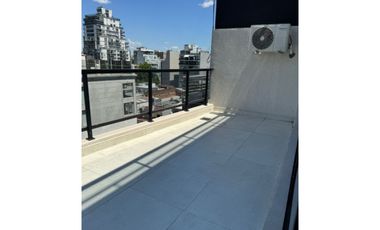 Depto. TRIPLEX 2 AMBIENTES C/ TERRAZA Y PARRILLA PROPIA  en Palermo