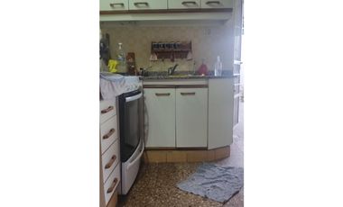 OPORTUNIDAD CASA EN CASTELAR SUR!!