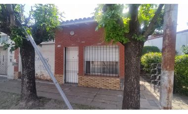 OPORTUNIDAD CASA EN CASTELAR SUR!!