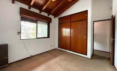 EXCELENTE PROPIEDAD EN CASTELAR SUR!!!!