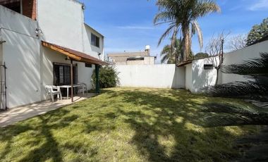 EXCELENTE PROPIEDAD EN CASTELAR SUR!!!!