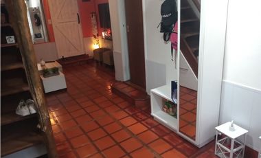 DUPLEX EN VENTA EN CASTELAR NORTE!!