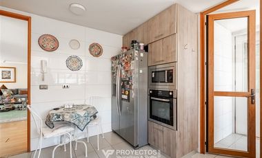 Departamento en Arriendo en Vitacura, Las Hualtatas