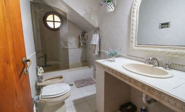 VENTA CASA 5AMB BECCAR CON PILETA