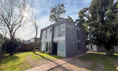 Duplex en VENTA en Gonnet 2 dormitorios