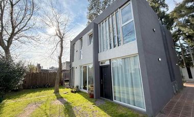 Duplex en VENTA en Gonnet 2 dormitorios