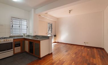 Venta PH 2 ambientes Saavedra con balcón cochera