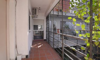 Venta PH 2 ambientes Saavedra con balcón cochera