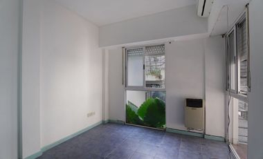 Venta PH 2 ambientes Saavedra con balcón cochera