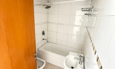 ALQUILER DEPTO 2 AMB C/BALCÓN Y COCHERA - CASTELAR