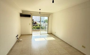 ALQUILER DEPTO 2 AMB C/BALCÓN Y COCHERA - CASTELAR