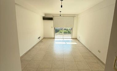 ALQUILER DEPTO 2 AMB C/BALCÓN Y COCHERA - CASTELAR