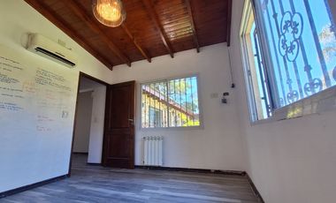 Venta Casa 4 amb. Pileta Galería Cochera. Escobar