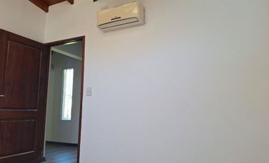 Venta Casa 4 amb. Pileta Galería Cochera. Escobar