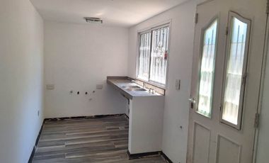 Venta Casa 4 amb. Pileta Galería Cochera. Escobar