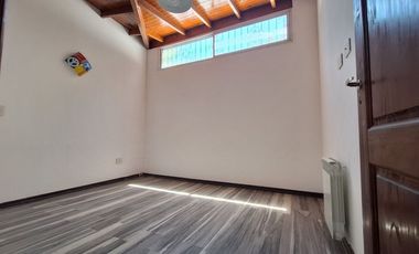 Venta Casa 4 amb. Pileta Galería Cochera. Escobar