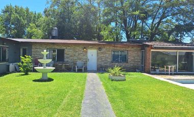 Venta Casa 4 amb. Pileta Galería Cochera. Escobar