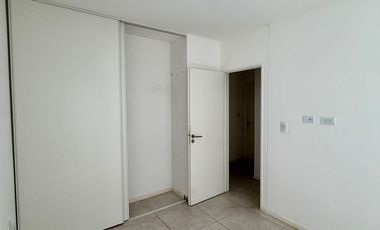 DEPARTAMENTO 2 AMB en SANTOS LUGARES. TRES DE FEBRERO