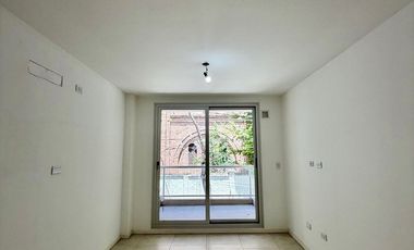 DEPARTAMENTO 2 AMB en SANTOS LUGARES. TRES DE FEBRERO