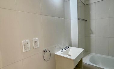 DEPARTAMENTO 2 AMB en SANTOS LUGARES. TRES DE FEBRERO