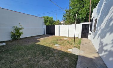 ALQUILER DE CASA 3 AMBIENTES - ESPACIO DE ESTACIONAMIENTO - MONTE GRANDE