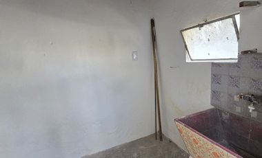 ALQUILER DE CASA 3 AMBIENTES - ESPACIO DE ESTACIONAMIENTO - MONTE GRANDE