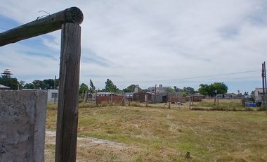 Doble lote con construcción en Domselaar VENTA