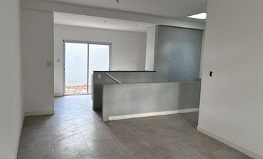 Amplio departamento en Adrogue