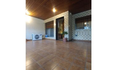 PROPIEDAD EN CASTELAR NORTE!!!!