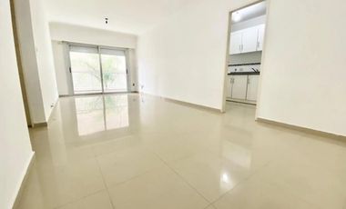 EXCELENTE DEPARTAMENTO EN CASTELAR SUR!!!