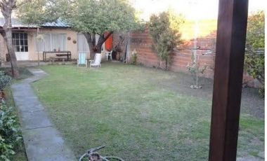 CASA EN VENTA EN CASTELAR NORTE!!