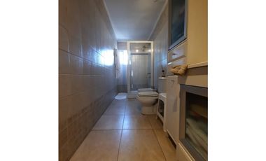 CASA EN VENTA EN CASTELAR SUR!!