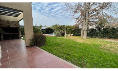 Venta Excelente casa 4 amb. Barrio privado Pilar - Manzanares chico