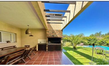 Venta Excelente casa 4 amb. Barrio privado Pilar - Manzanares chico