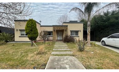 Venta Excelente casa 4 amb. Barrio privado Pilar - Manzanares chico