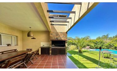 Venta Excelente casa 4 amb. Barrio privado Pilar - Manzanares chico