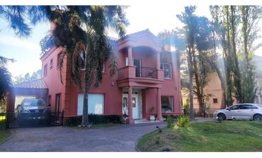 CASA EN BARRIO CERRADO CAMPOS DE ALVAREZ