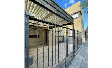 EXCELENTE UBICACION!!! CASTELAR SUR