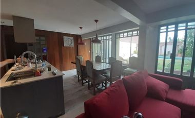 EXCELENTE PROPIEDAD EN CASTELAR NORTE!!!!